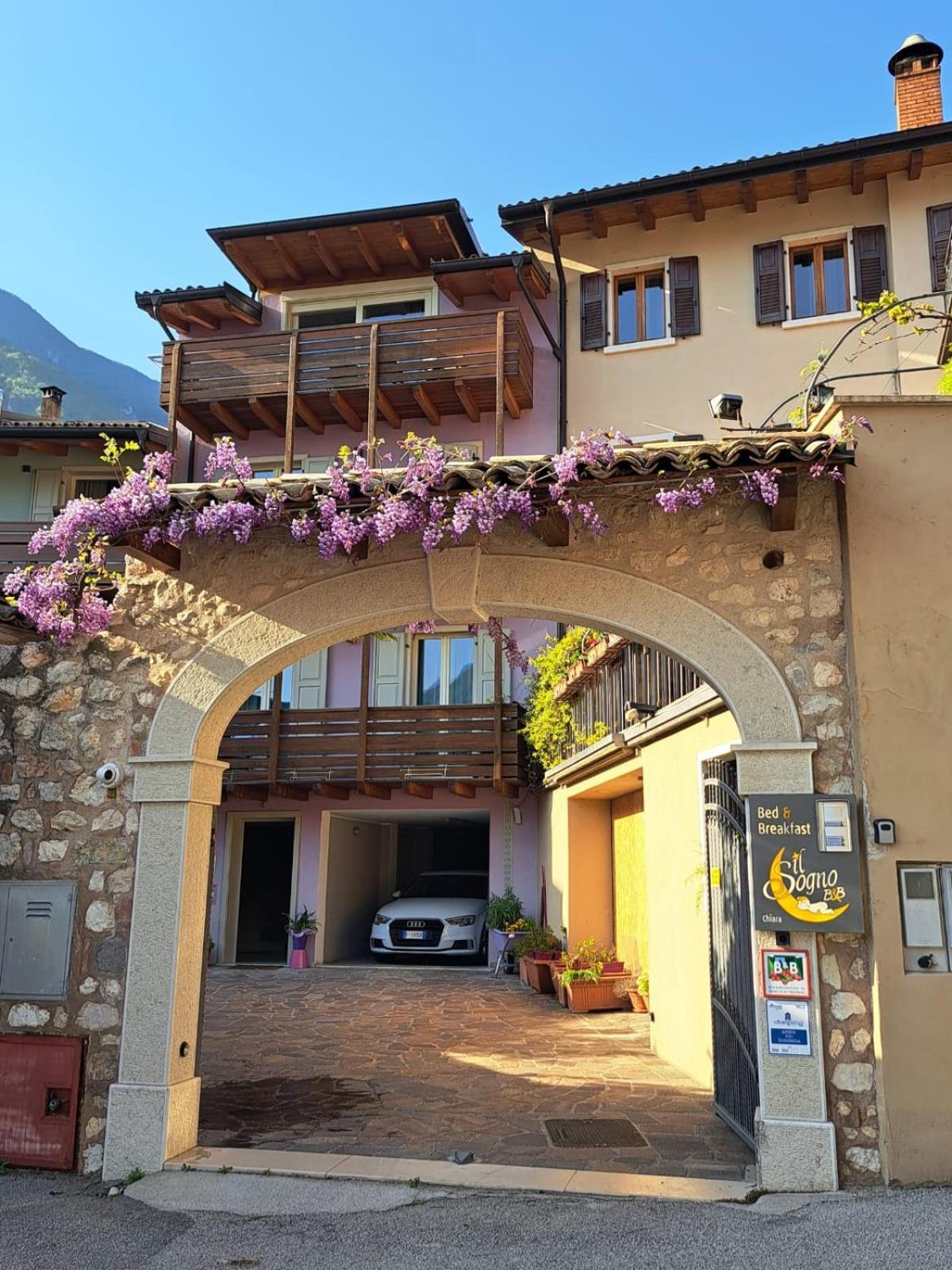 Il Sogno Bed and Breakfast Avio Exteriör bild